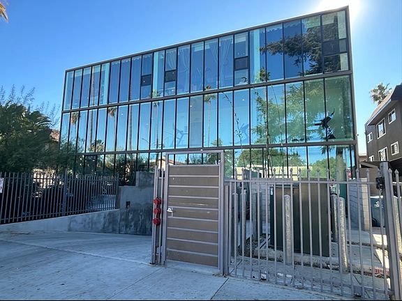 3rd image of 14954 Sherman Way #102
