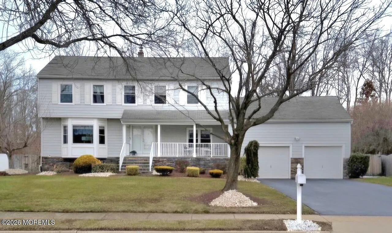 18 Devon Drive photo 1