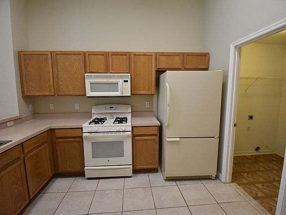 3rd image of 10128 Somersby Dr