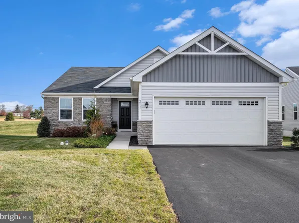 211 Steeplechase Ln, Pottstown, PA 19464