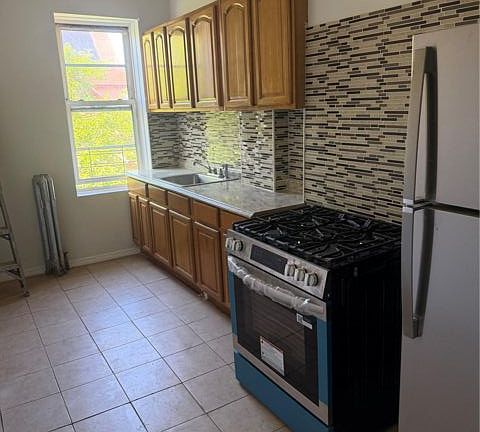 3rd image of 9136 Lefferts Blvd