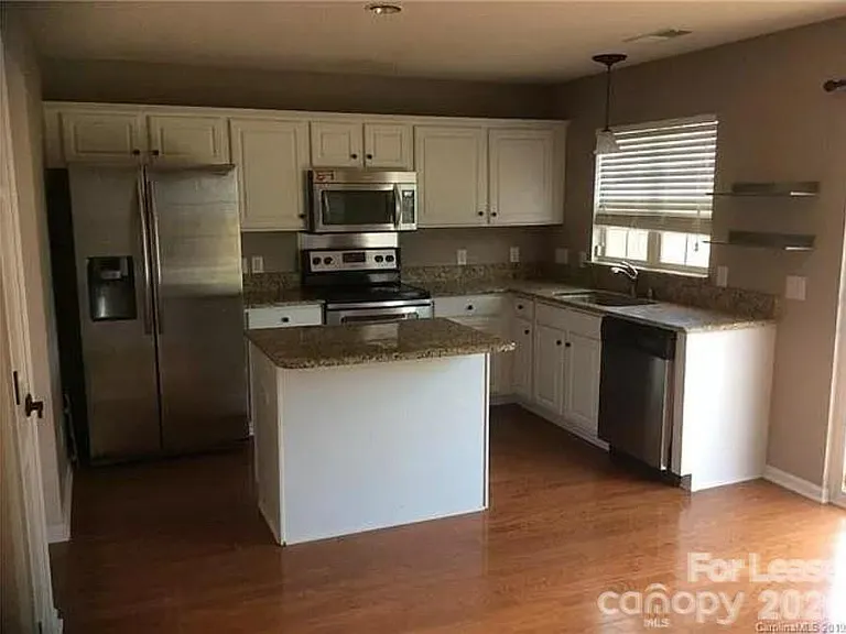 9204 Bellegarde Dr — Photo 5