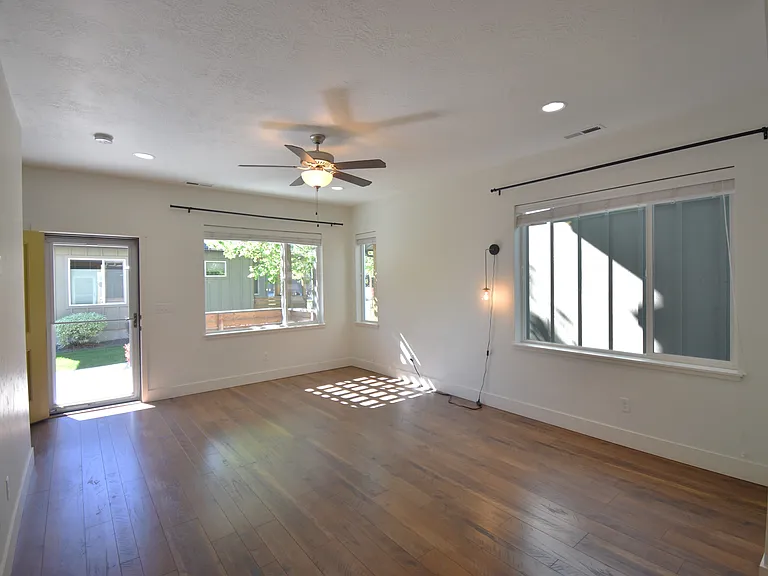 291 E Thurman Mill Ln — Photo 22