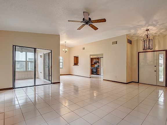 3rd image of 1513 Southwind Ct