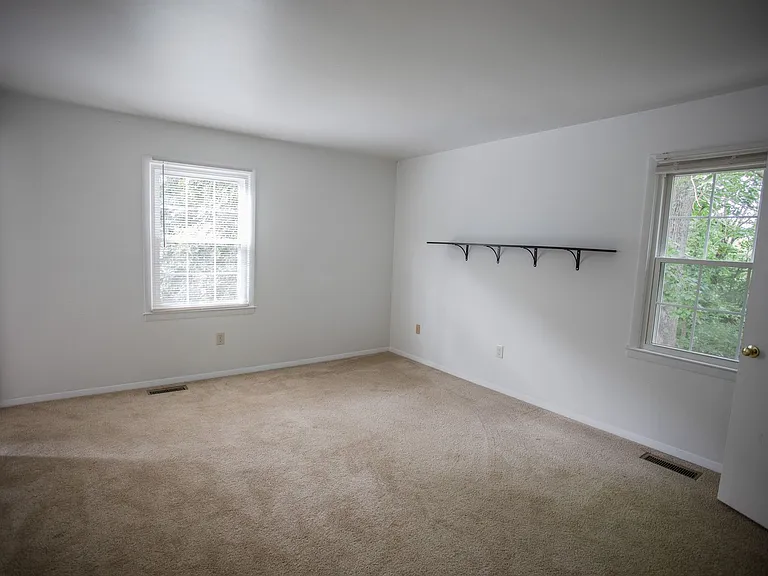 2836 Wellesley Ct — Photo 7