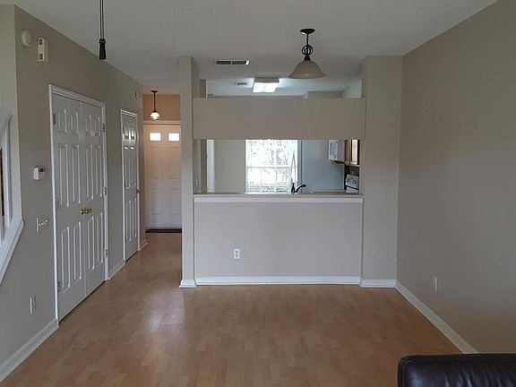 5th image of 12311 Kensington Lakes Dr Unit 1402