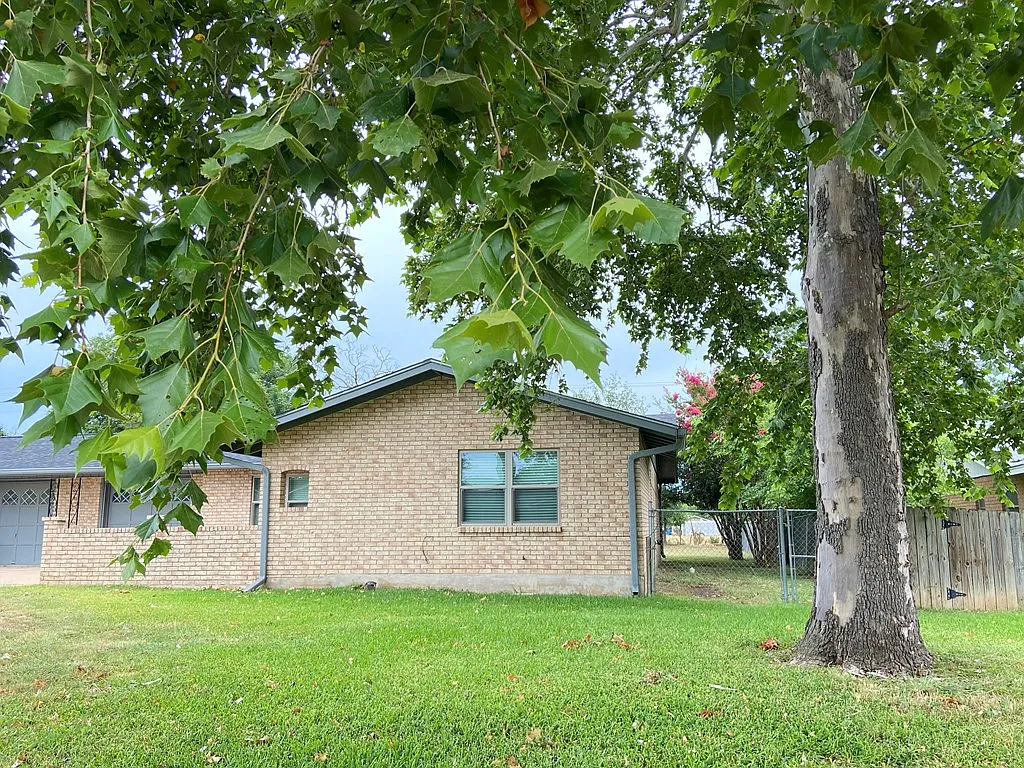 4 bed, 4.0 bath, 1880 sqft, $1,850 — Photo 3