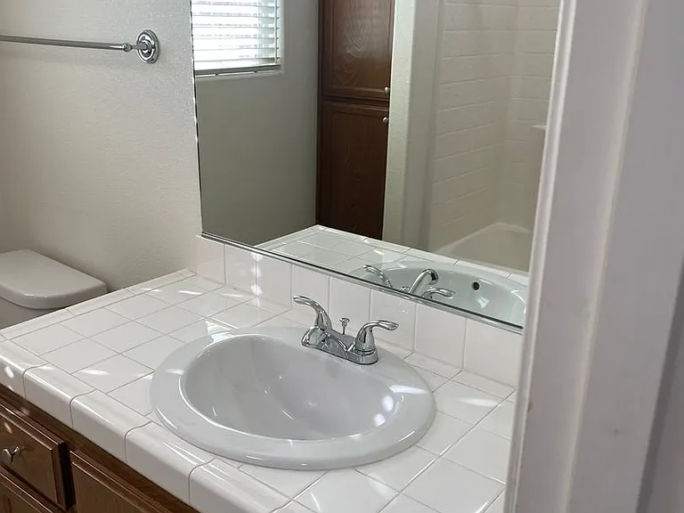 432 Edgewater St — Photo 13