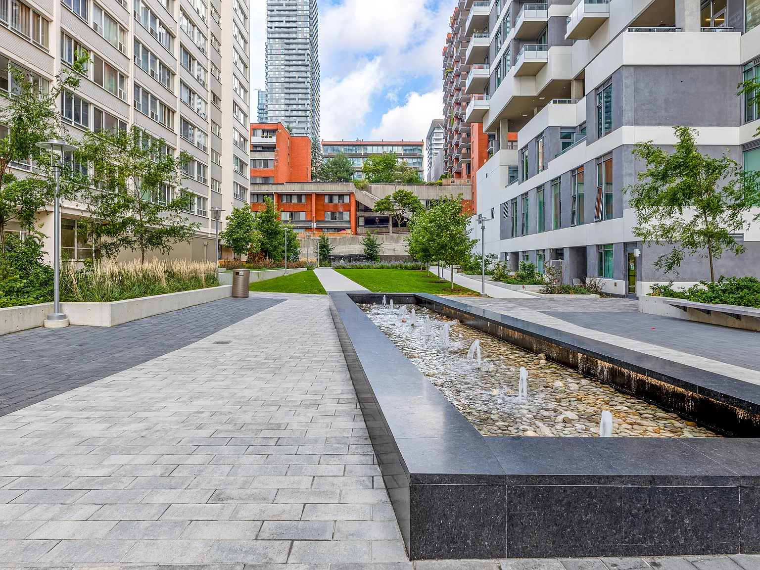 Dunfield Tower — Photo 4