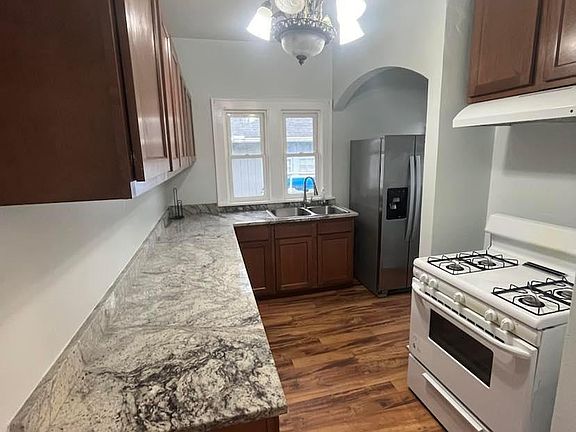 4th image of 309 N Byrkit Ave
