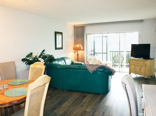 9 High Point Cir N APT 105, Naples, FL 34103