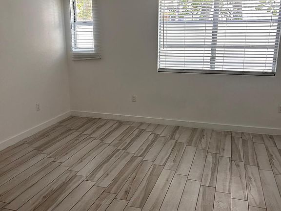 5th image of 1560 Meridian Ave APT 102