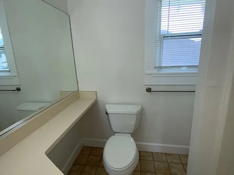 585 Laine St — Photo 20