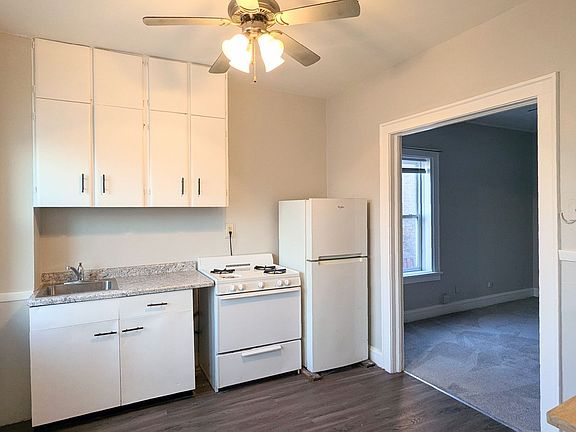 3rd image of 827 W Jefferson St #6-2E