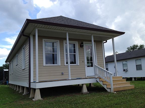 Front of the house 2