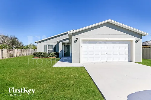1371 SW Sudder Ave Photo 1