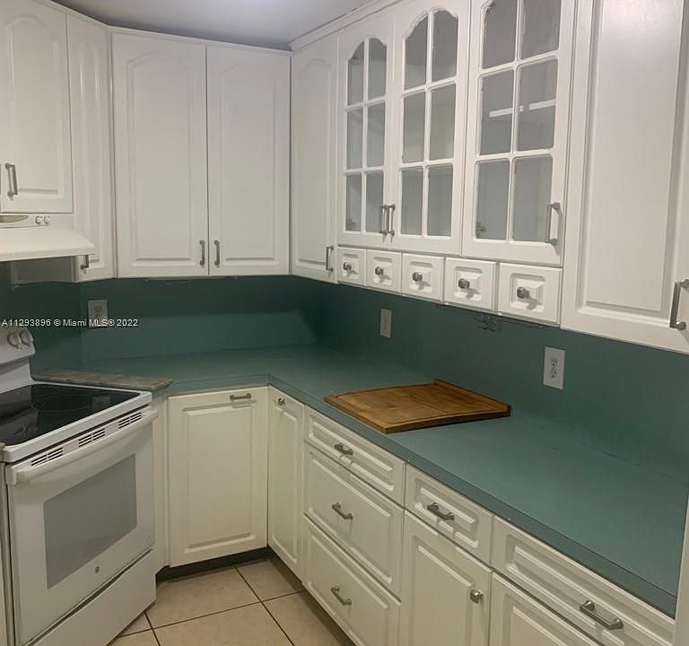 1st image of 905 NE 209th St APT 204-30