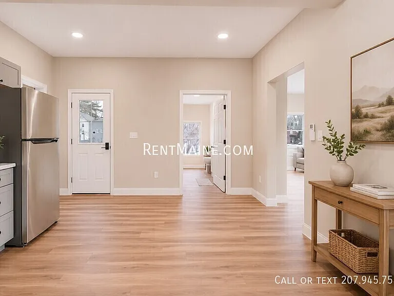 392 S Main St #1 — Photo 4