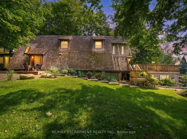 1073 Cedar Beach Rd, Bracebridge, ON P1L 1W8