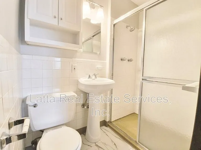 719 NW 6th St #A — Photo 8