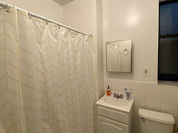 4th image of 140 W 4th St APT 8
