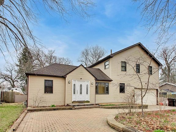 2nd image of 5115 Parkview Dr