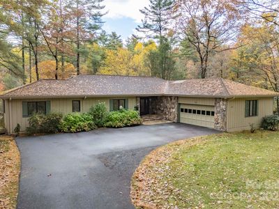572 NE Shore Dr, Lake Toxaway, NC, 28747