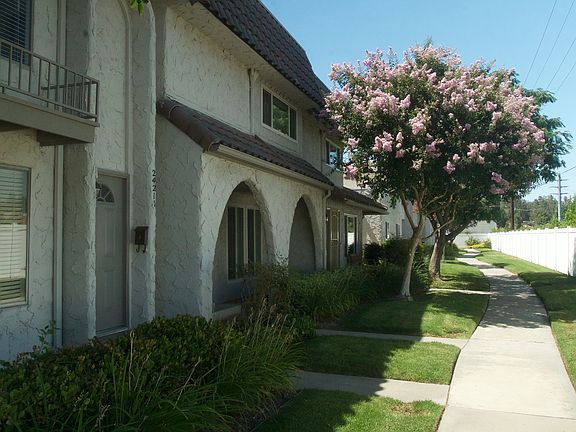 3rd image of 24211 La Glorita Cir