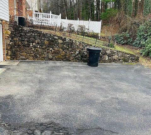 3rd image of 4148 Woodvale Dr