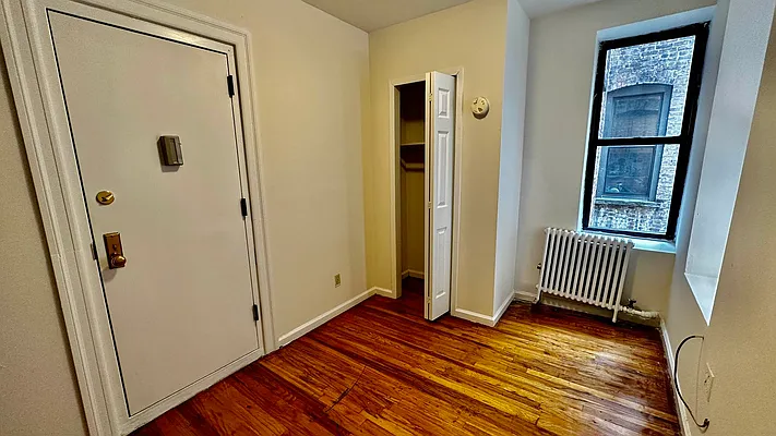 Rented by HOLTON REAL ESTATE INC. | media 14