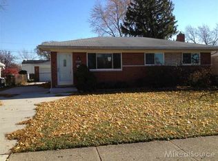 32530 Revere Dr, Warren, MI 48092