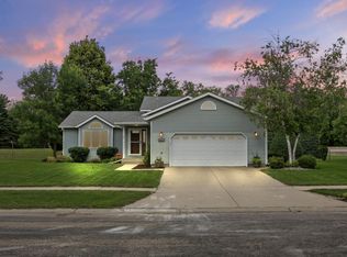 4057 S Rivershore Dr, Moorhead, MN 56560