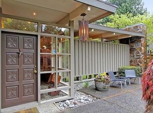 9841 SE 40th St, Mercer Island, WA 98040