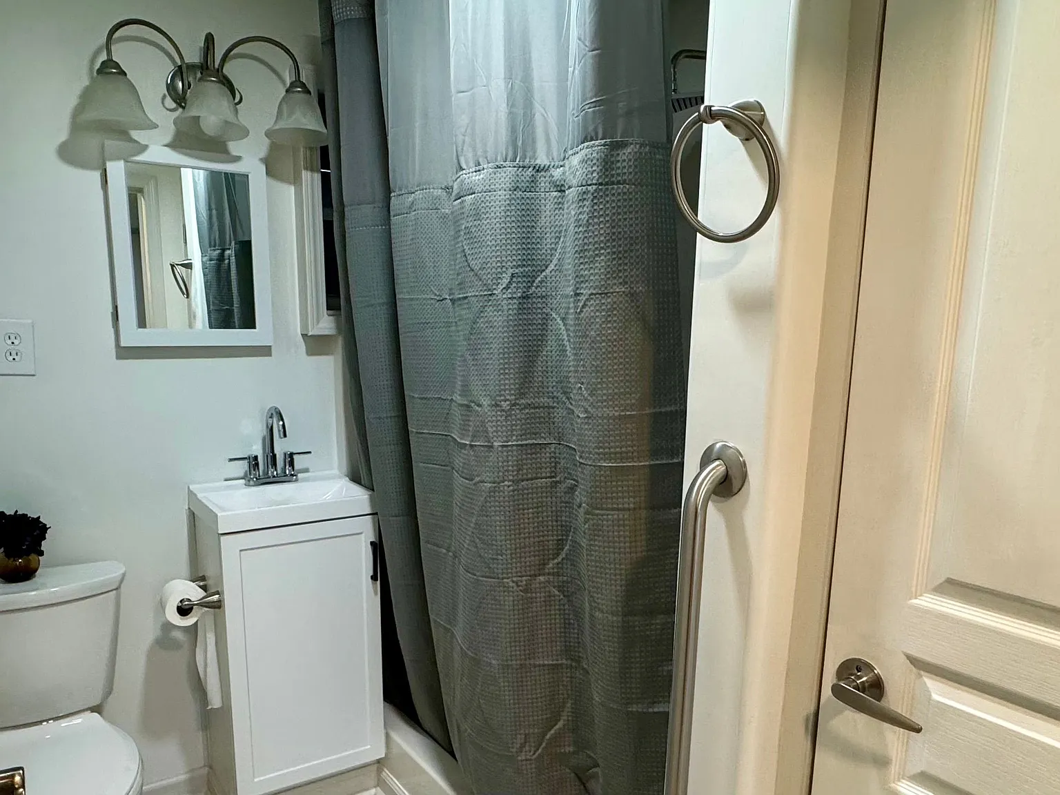 1 bed, 1.0 bath, 400 sqft, $1,750 — Photo 2
