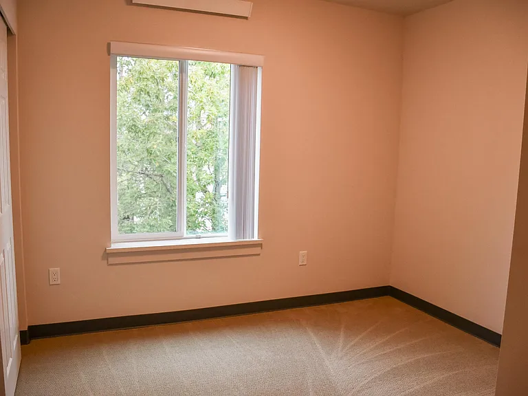 Kirkland Heights Apartments — Photo 105