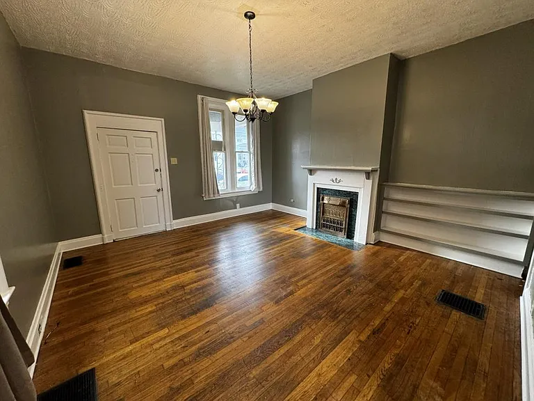 1014 Considine Ave — Photo 4