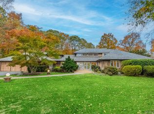 18 Golf Club Road, Saint James, NY 11780