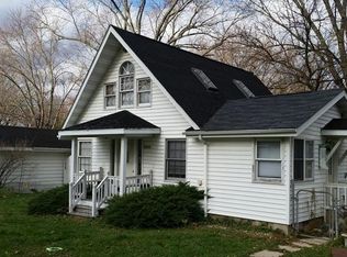 W1036 Golden Glow Rd, Genoa City, WI 53128