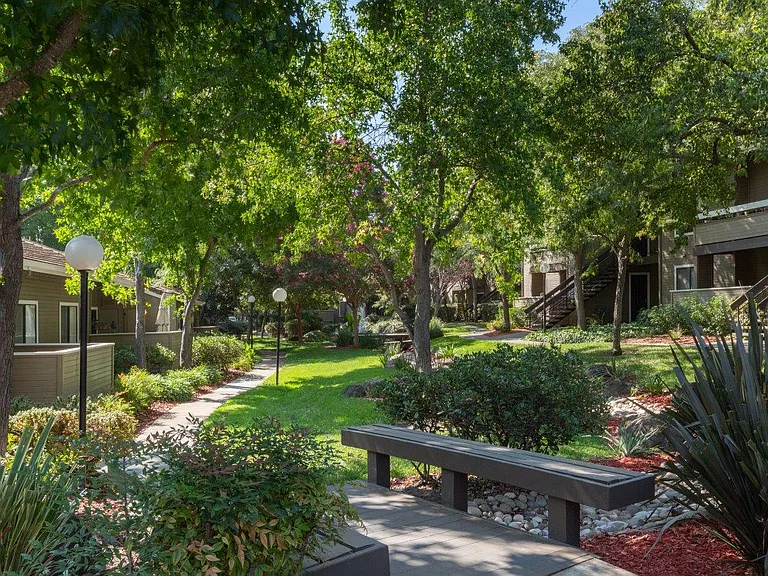 Monte Vista Apartments — Photo 16