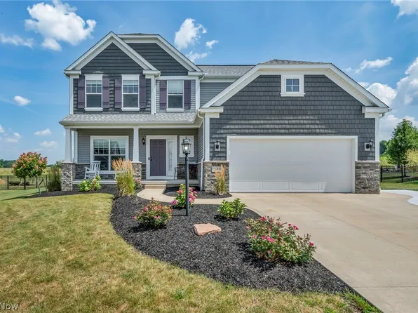344 Heatherby Ln NE, Hartville, OH 44632