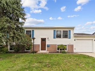 709 Jacolyn Dr NW, Cedar Rapids, IA 52405