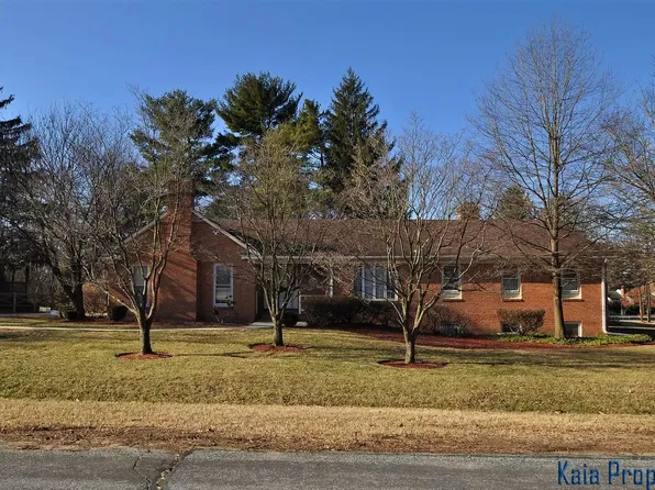 11032 Luxmanor Rd, Rockville, MD 20852