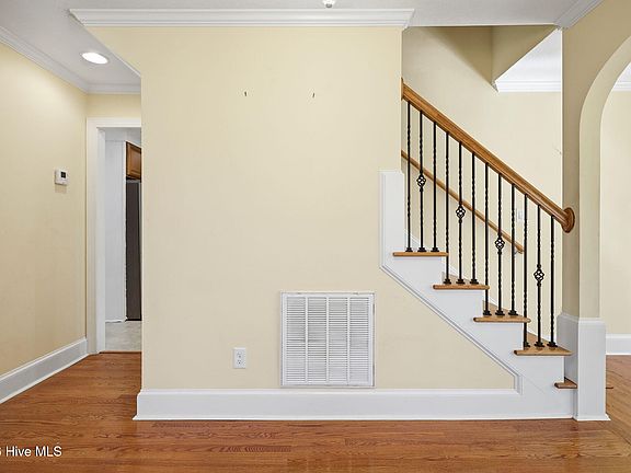 5th image of 450 Davenport Farm Road