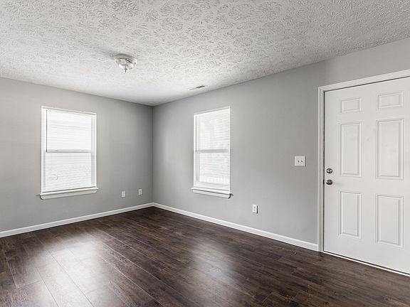5th image of 2329 N Kenwood Ave