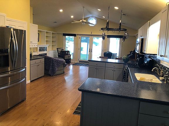5th image of 2194 Martha Hulbert Dr