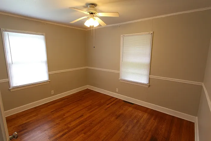 2215 Rosewood Dr — Photo 11