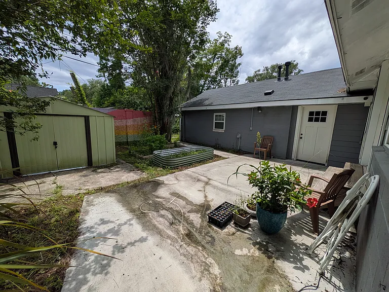 1325 E 40th St #B — Photo 13
