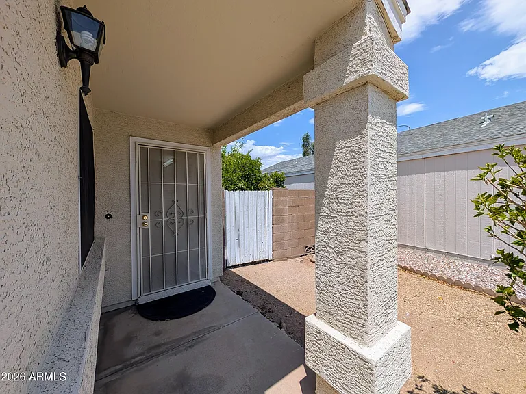 2824 W Angela Dr — Photo 8