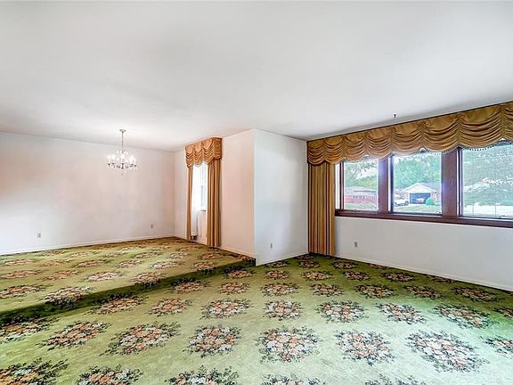 3rd image of 1355 Seminary View Dr