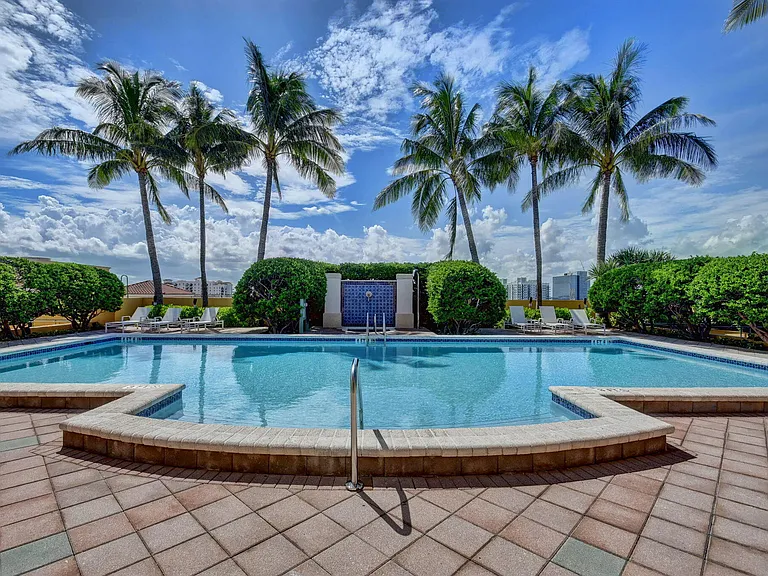 403 S Sapodilla Ave #502 — Photo 43
